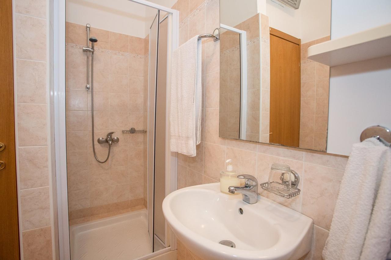 Apartments Staver Πόρετς Εξωτερικό φωτογραφία