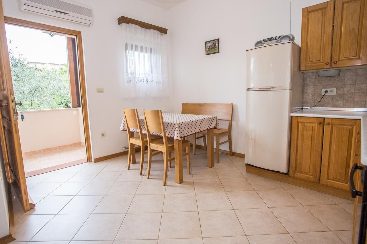Apartments Staver Πόρετς Εξωτερικό φωτογραφία